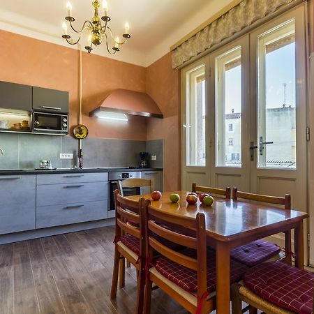 Spacious & Smart Center Apartment Пула Екстериор снимка