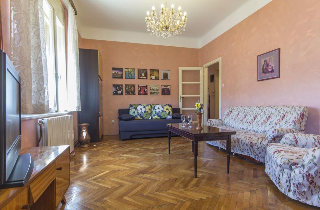 Spacious & Smart Center Apartment Пула Стая снимка