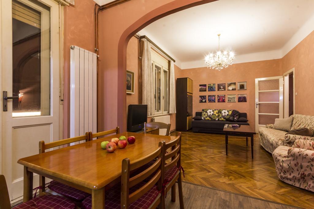 Spacious & Smart Center Apartment Пула Екстериор снимка