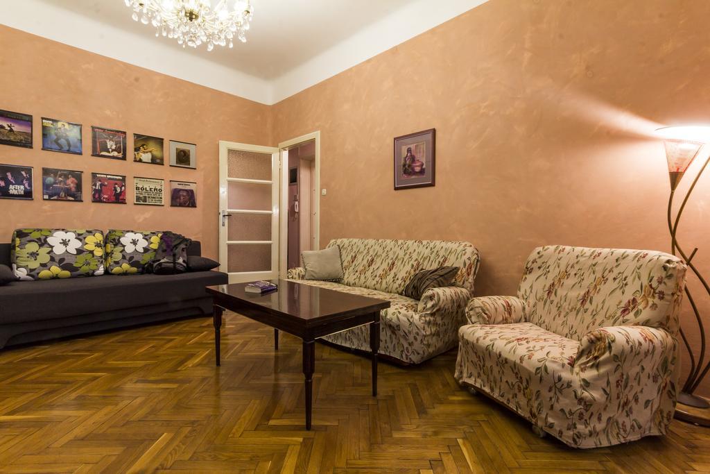 Spacious & Smart Center Apartment Пула Екстериор снимка