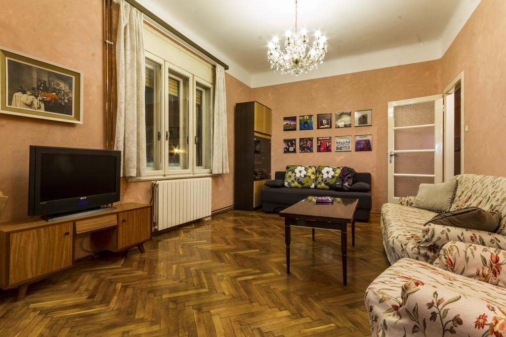 Spacious & Smart Center Apartment Пула Екстериор снимка