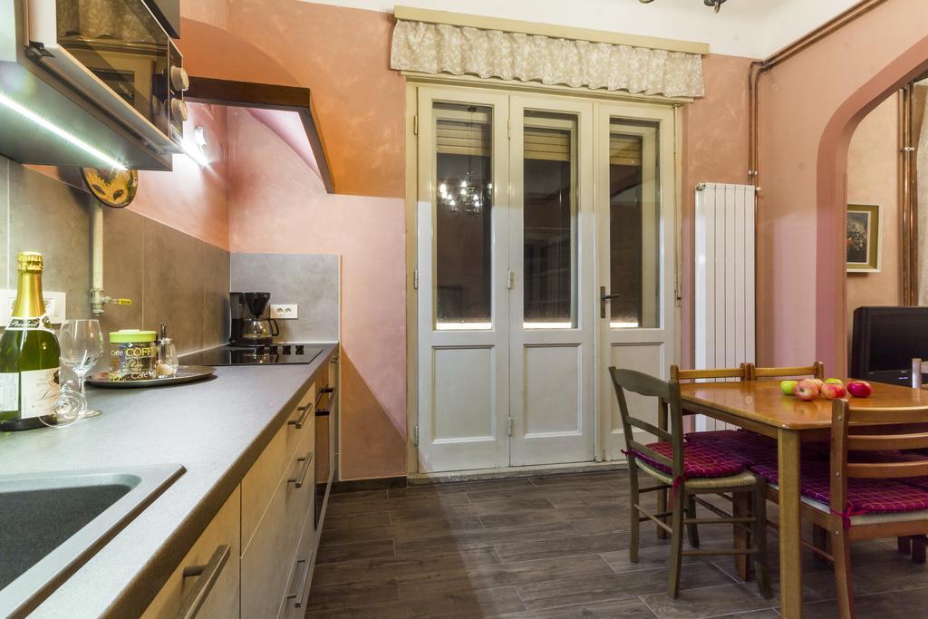 Spacious & Smart Center Apartment Пула Екстериор снимка