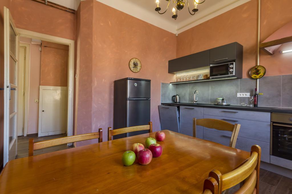 Spacious & Smart Center Apartment Пула Екстериор снимка