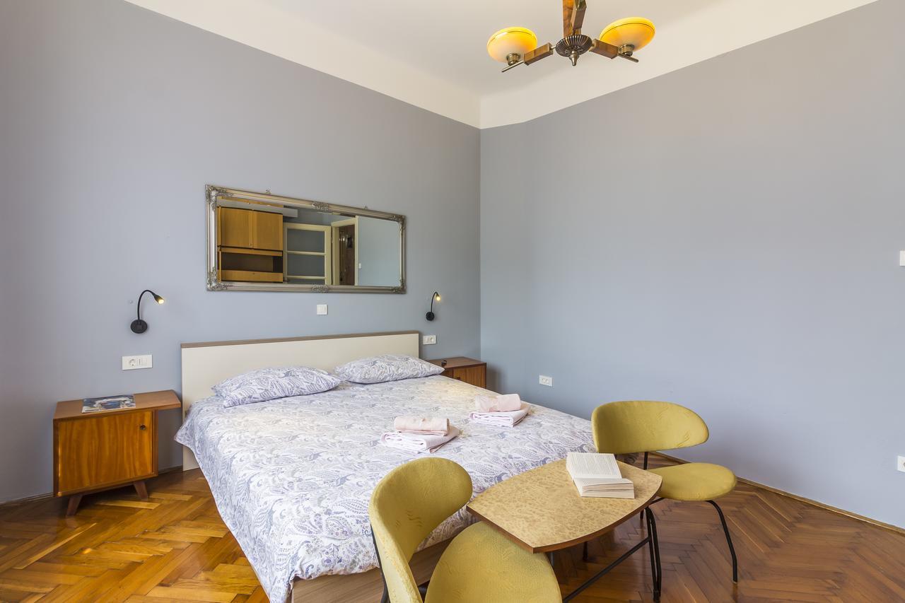 Spacious & Smart Center Apartment Пула Екстериор снимка