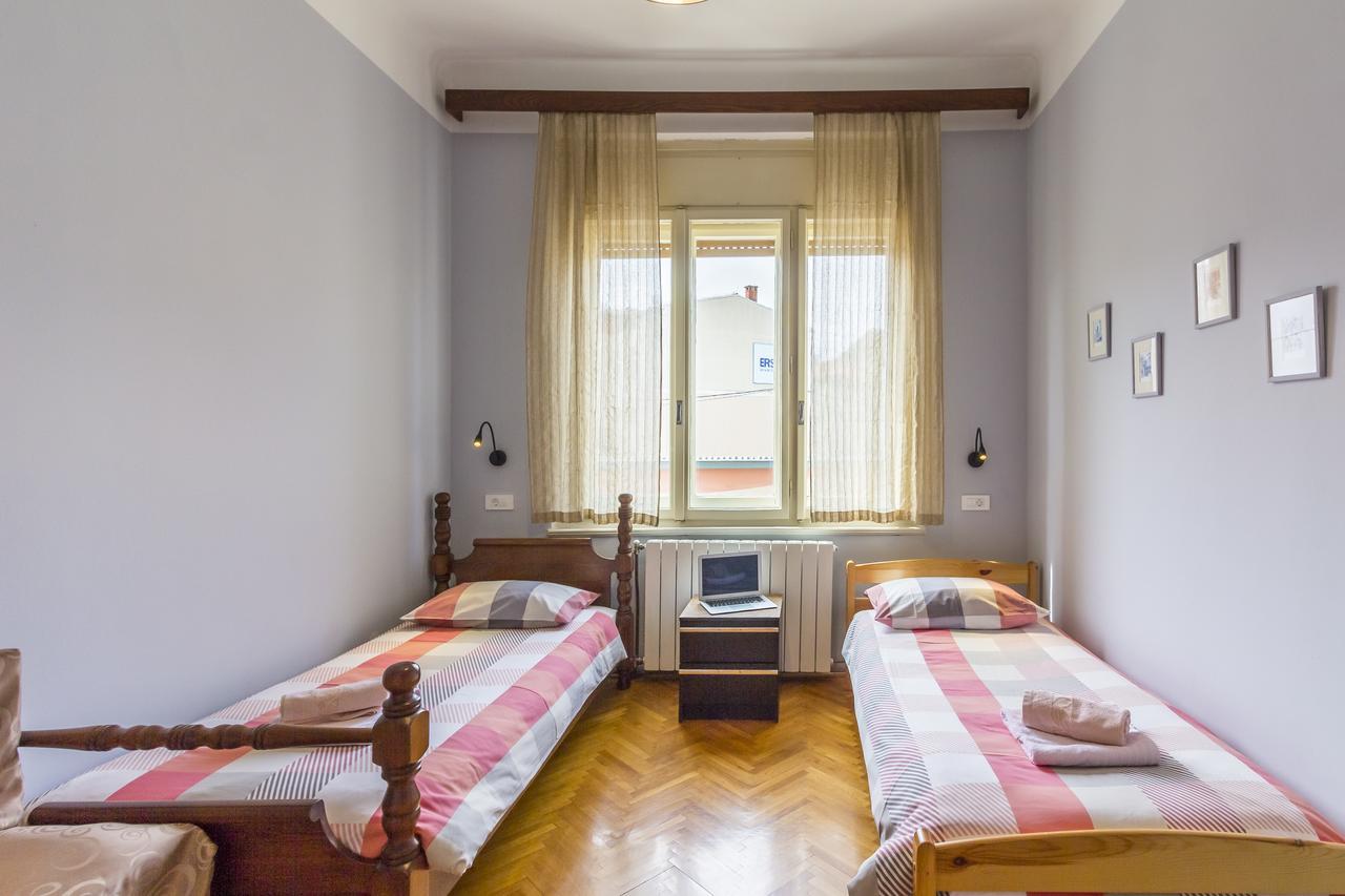 Spacious & Smart Center Apartment Пула Екстериор снимка