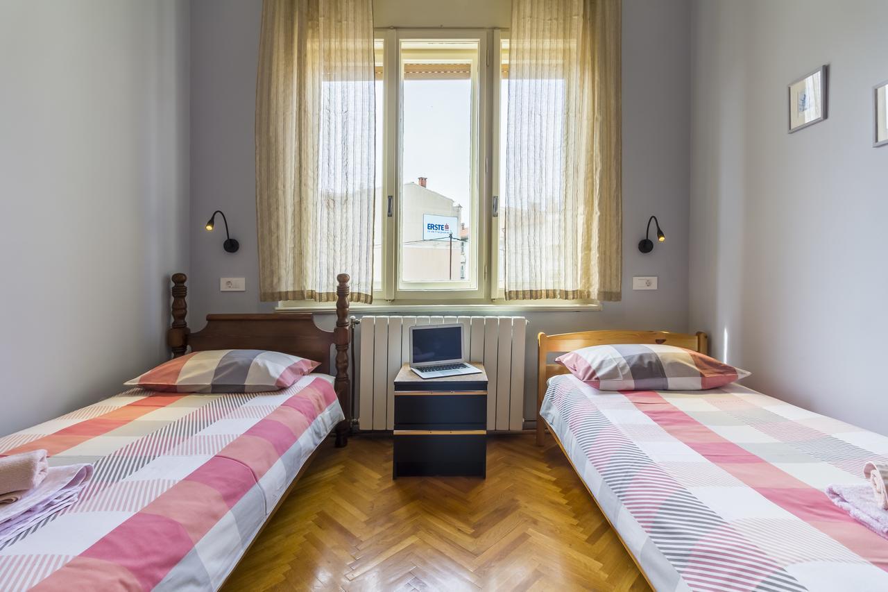 Spacious & Smart Center Apartment Пула Екстериор снимка