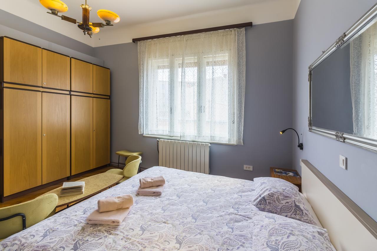 Spacious & Smart Center Apartment Пула Екстериор снимка