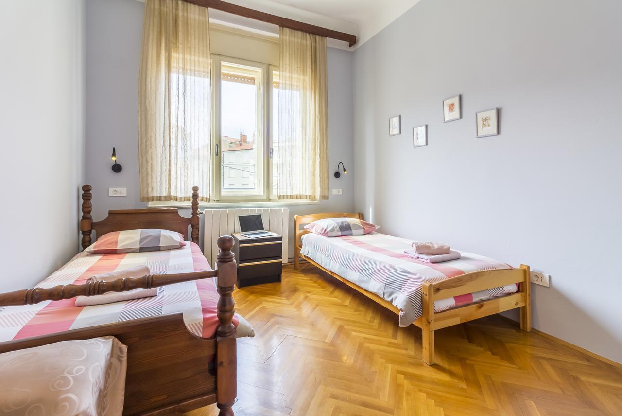 Spacious & Smart Center Apartment Пула Екстериор снимка