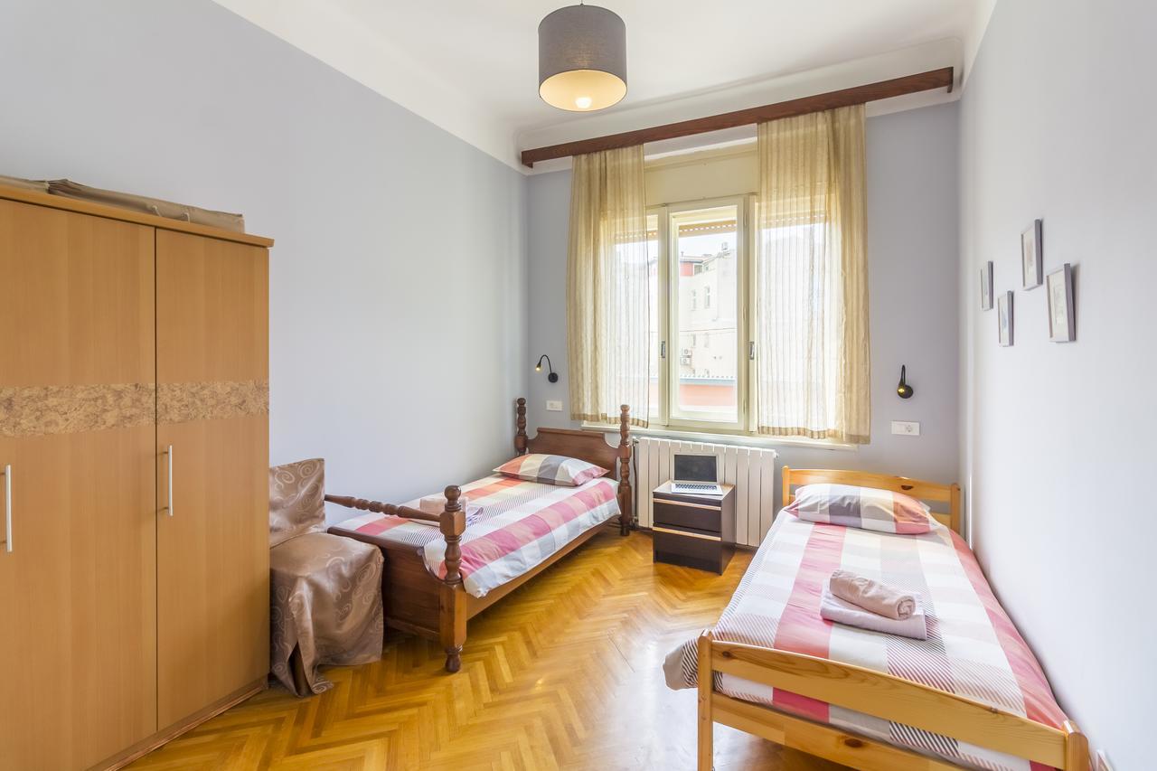 Spacious & Smart Center Apartment Пула Екстериор снимка